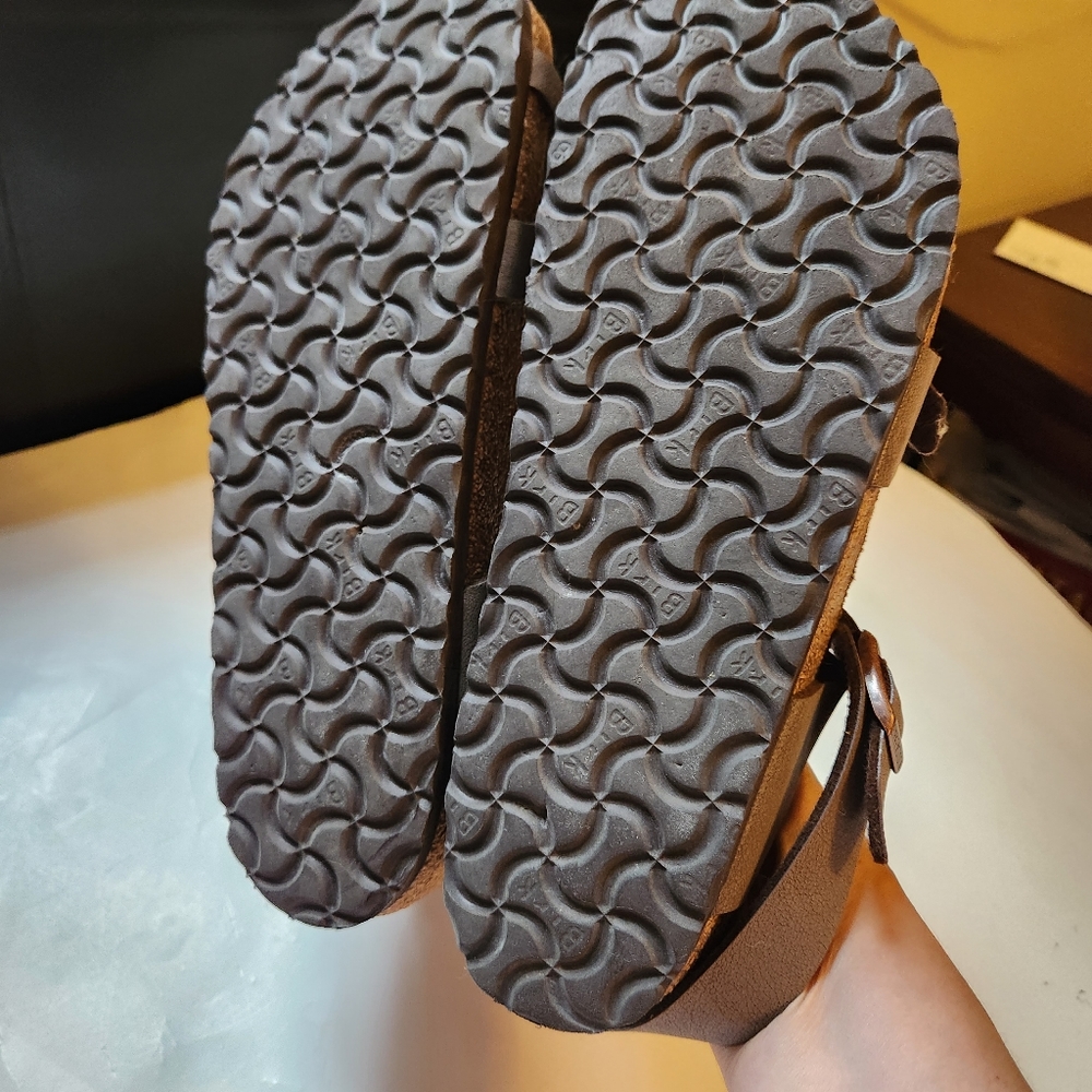 Birkenstock sandals size 11 in EUC - Picture 5 of 5